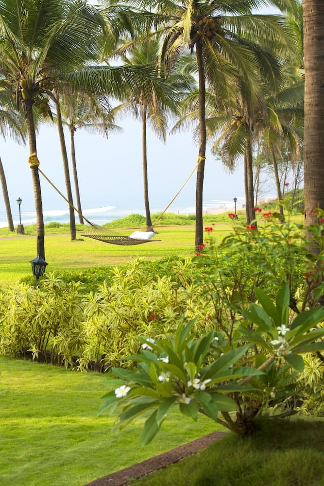 Taj Holiday Village Resort & Spa — photo 22