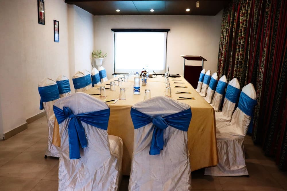Hotel Clarks Collection Bhavnagar — photo 38