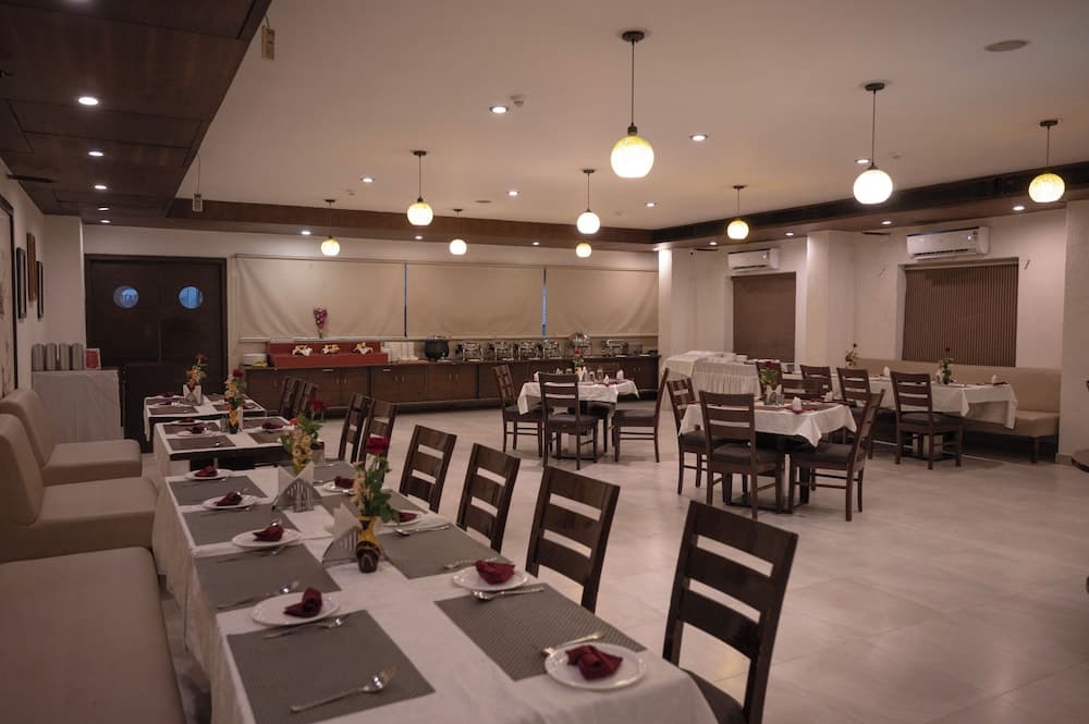 Hotel Clarks Collection Bhavnagar — photo 18