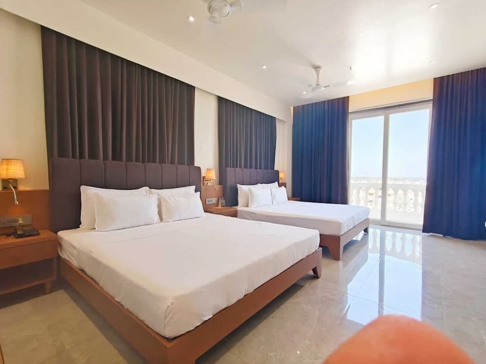 Hotel S Crown Somnath — photo 11