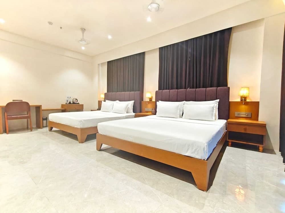 Hotel S Crown Somnath — photo 10