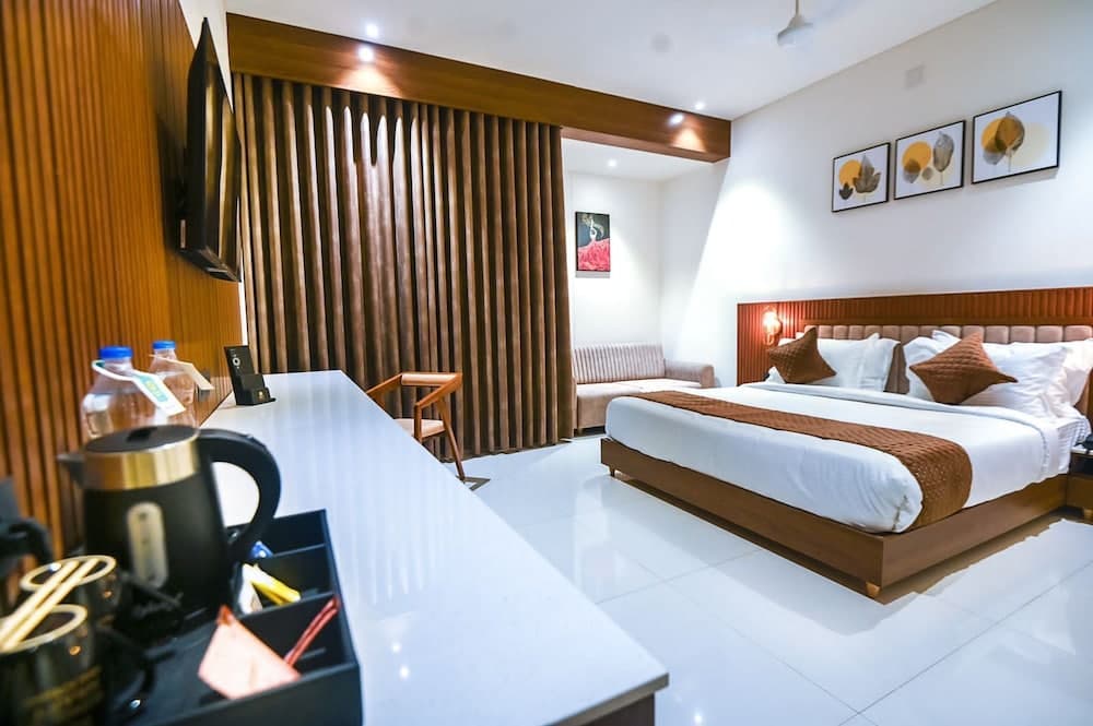 Kings Kraft Tremezzo Inn Somnath — photo 14