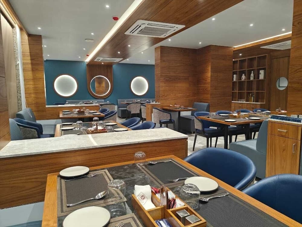 Kings Kraft Tremezzo Inn Somnath — photo 18