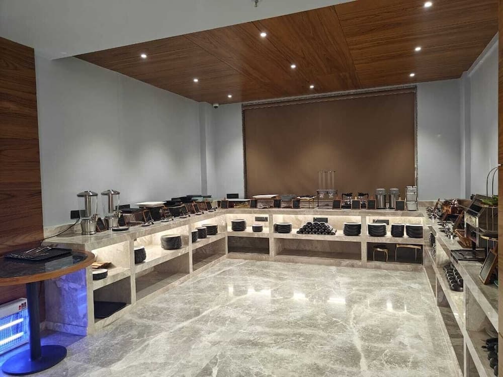 Kings Kraft Tremezzo Inn Somnath — photo 17