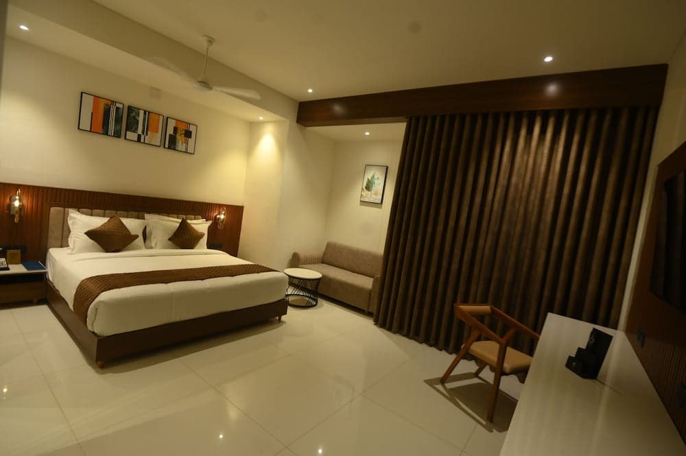 Kings Kraft Tremezzo Inn Somnath — photo 6