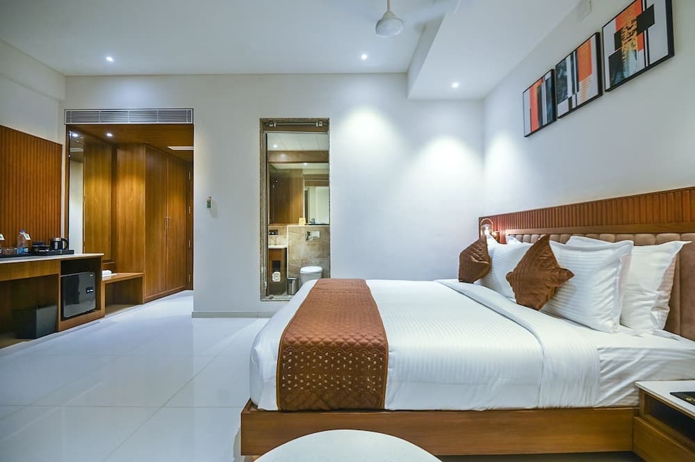 Kings Kraft Tremezzo Inn Somnath — photo 12