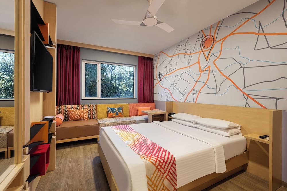 Luxe Queen Room - Two Complimentary Mocktails & 1+1 Happy Hour Each Stay — photo 1