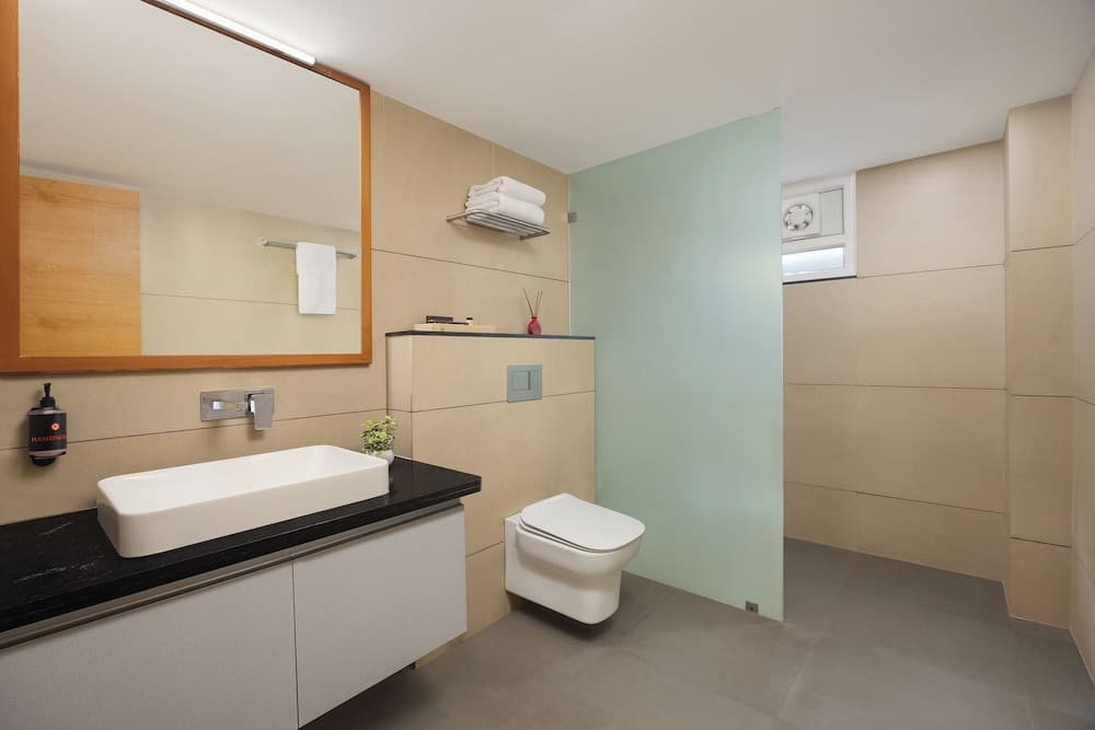 EXECUTIVE, QUEEN BED, SEA VIEW — photo 1