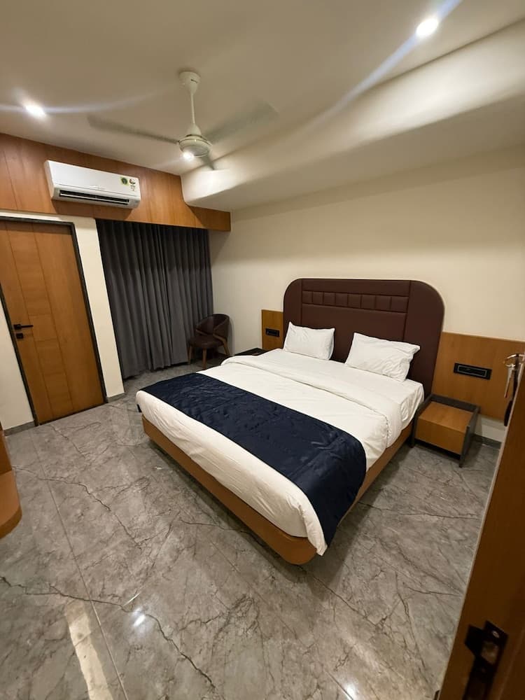 The Malay comfort-Hotel Dwarka residency — photo 14