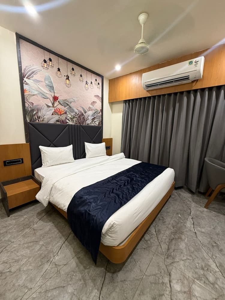 The Malay comfort-Hotel Dwarka residency — photo 9
