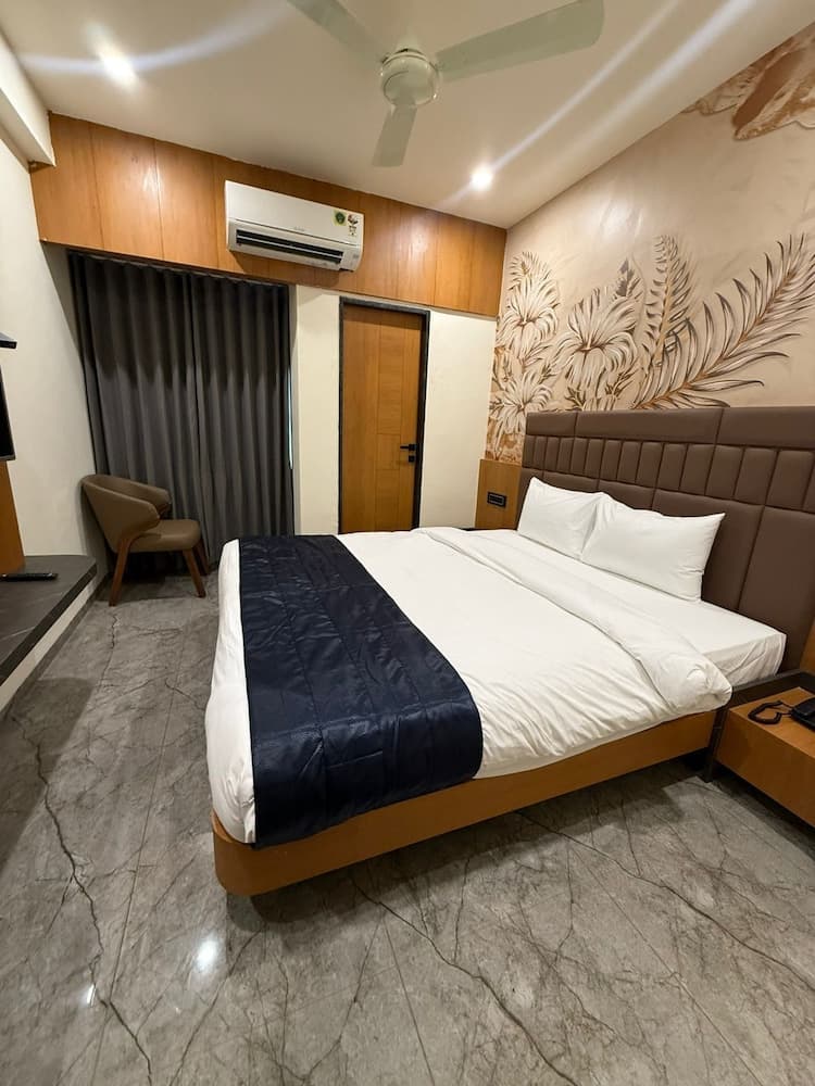The Malay comfort-Hotel Dwarka residency — photo 15