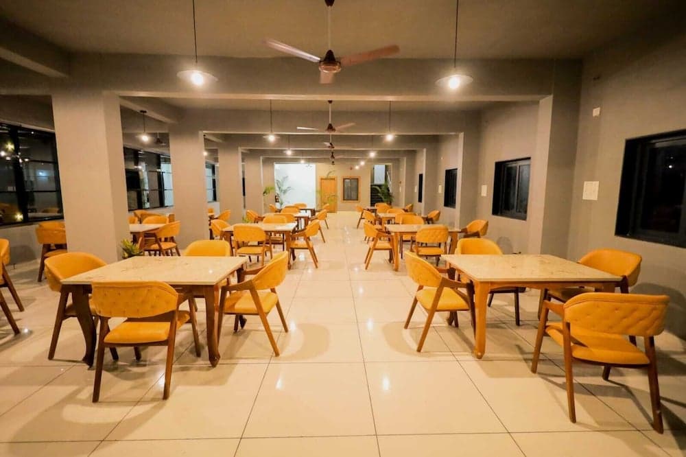 Hotel The Premier Somnath — photo 15