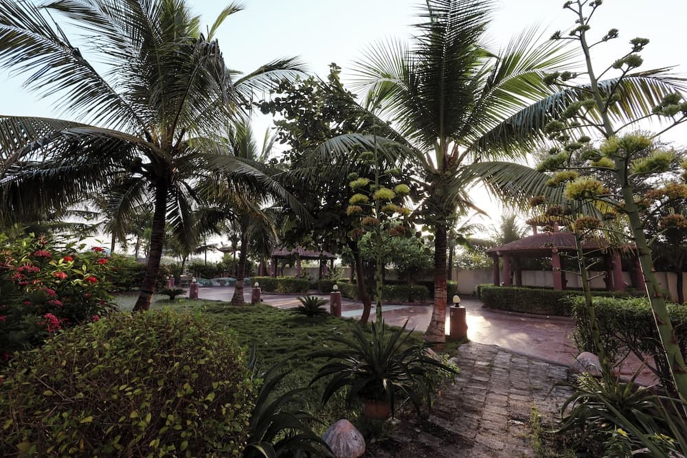 Goverdhan Greens Resort Dwarka — photo 36