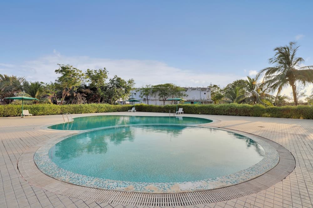 Goverdhan Greens Resort Dwarka — photo 13