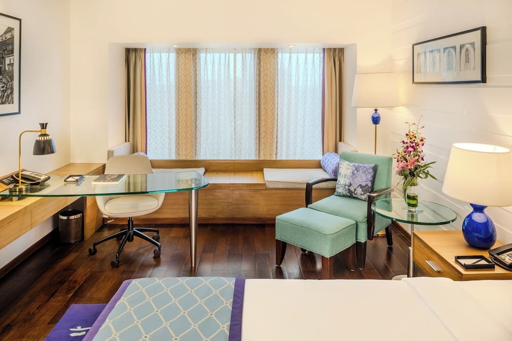 Premium Room City View King Bed — photo 1