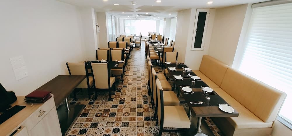 Hotel Regent Laguna — photo 10