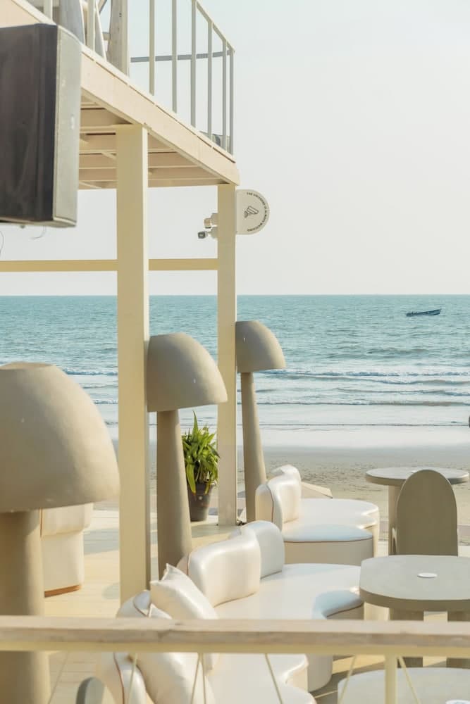 Living Room Beach Resort — photo 8