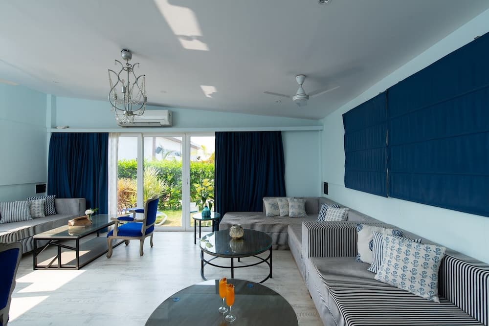 Living Room Beach Resort — photo 16