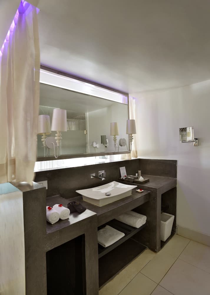 Deluxe Room — photo 1