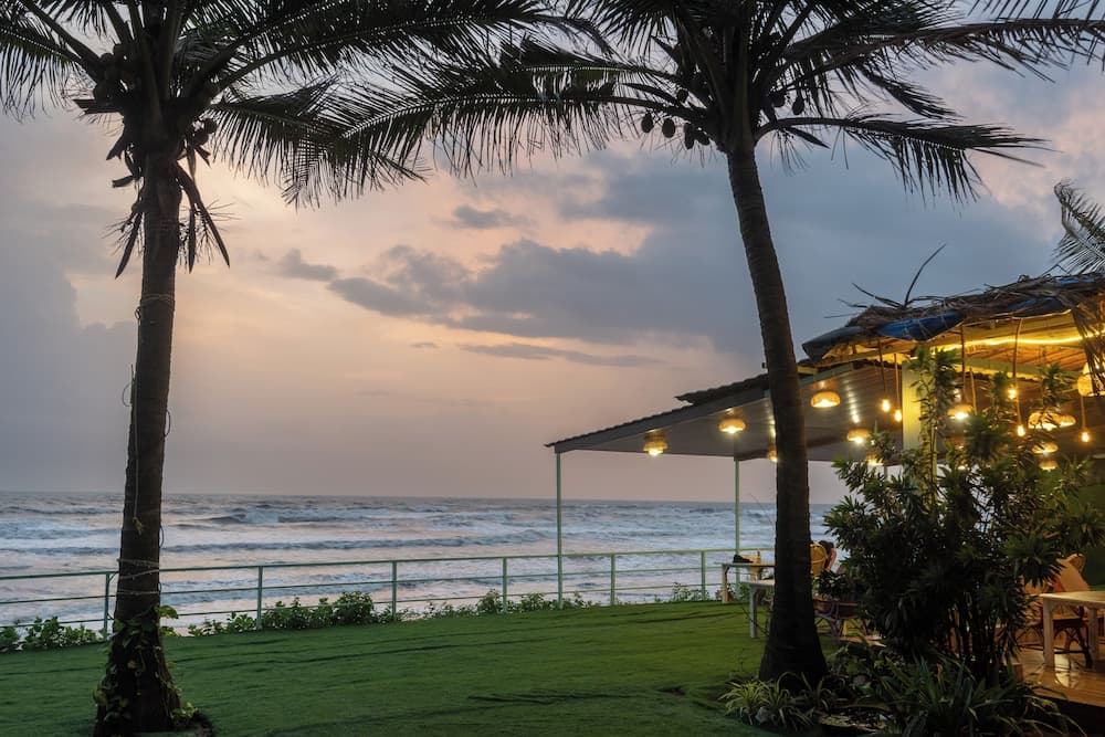 Amadi Beach Front Resort — photo 41