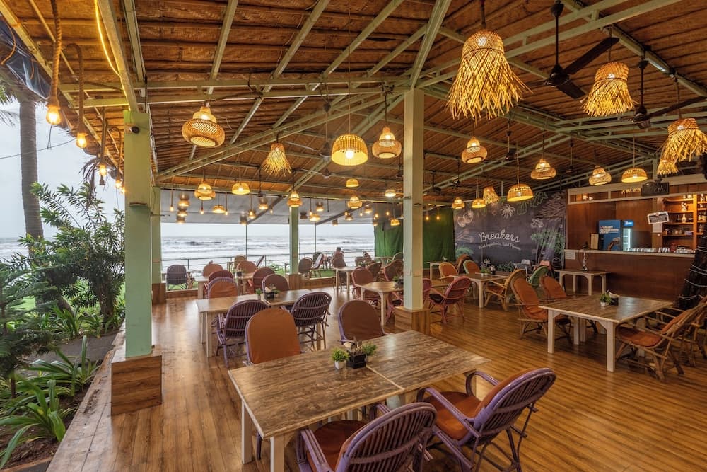 Amadi Beach Front Resort — photo 23