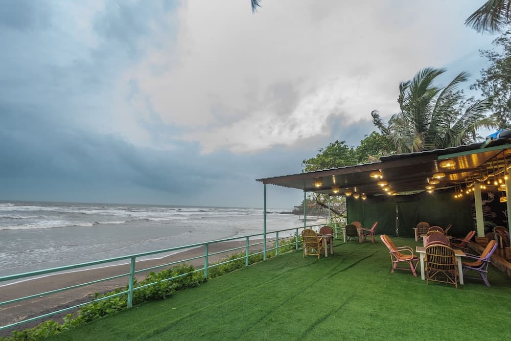 Amadi Beach Front Resort — photo 37