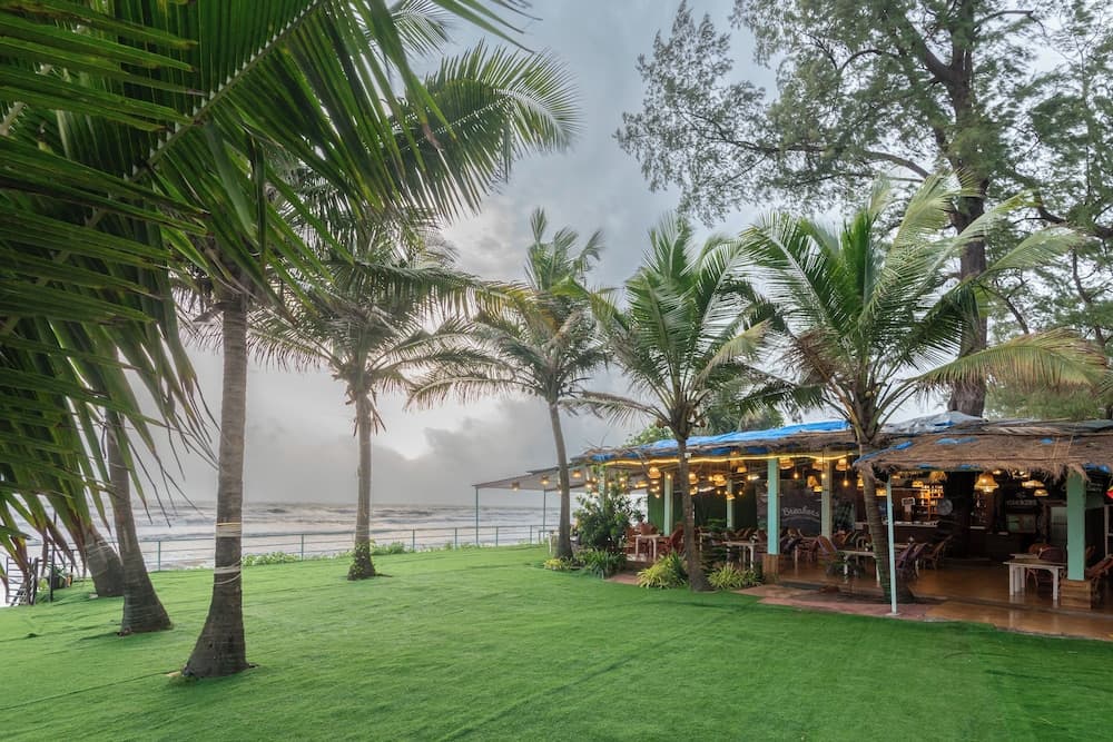 Amadi Beach Front Resort — photo 29