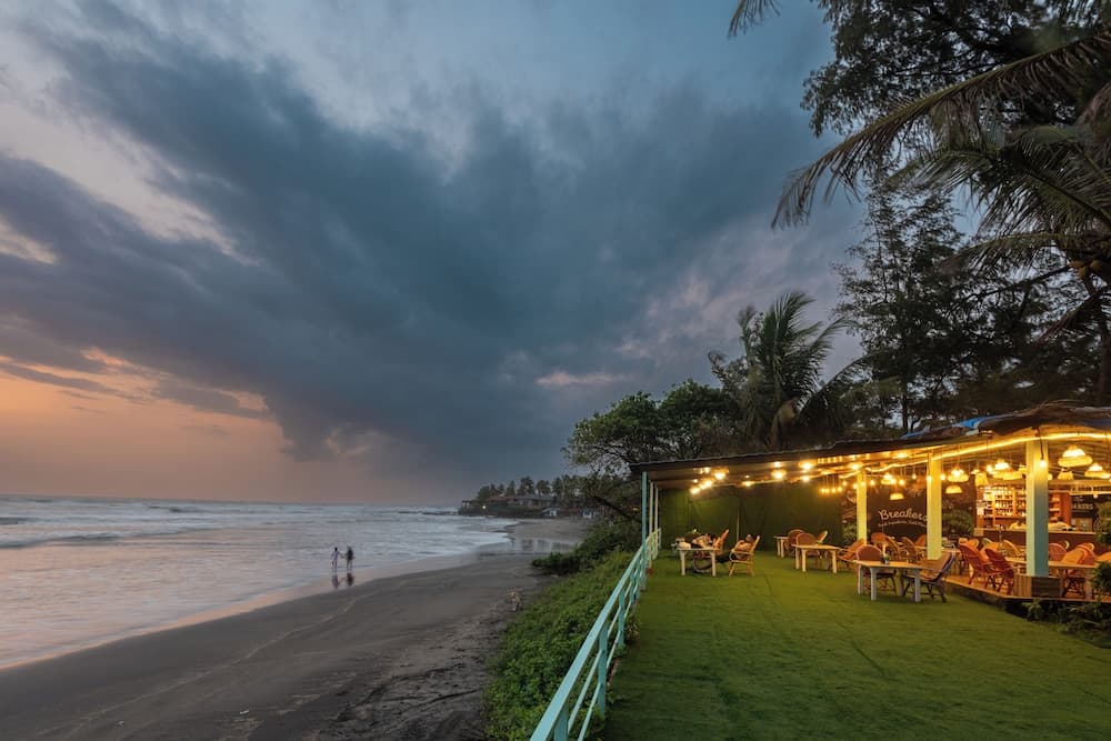 Amadi Beach Front Resort — photo 40