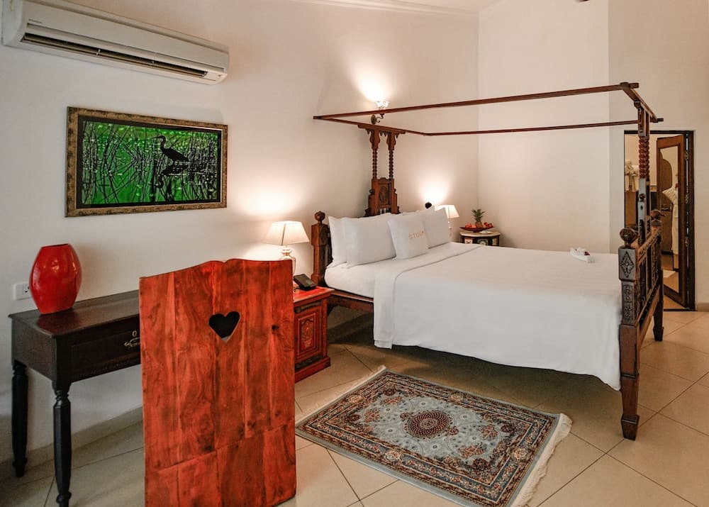 Superior Room, 1 King Bed (Superior Room Double) — photo 1