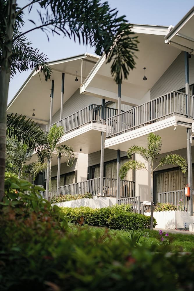 DALLAS BEACH RESORTS — photo 126