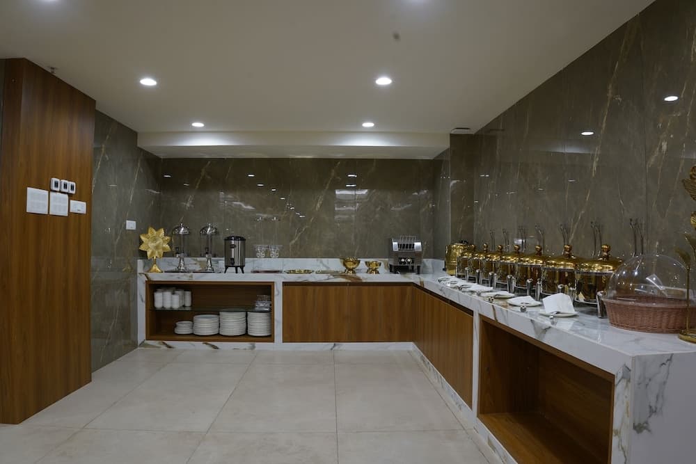 Hotel Stature Inn — photo 19