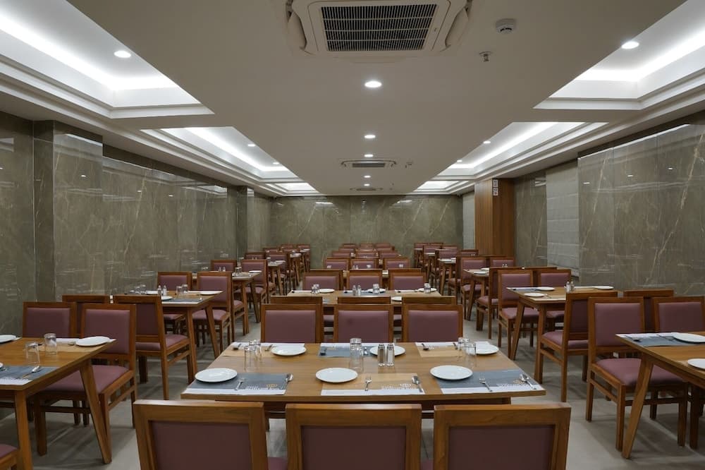 Hotel Stature Inn — photo 12