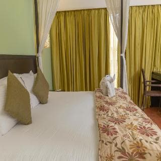 Superior Room with Balcony — photo 1