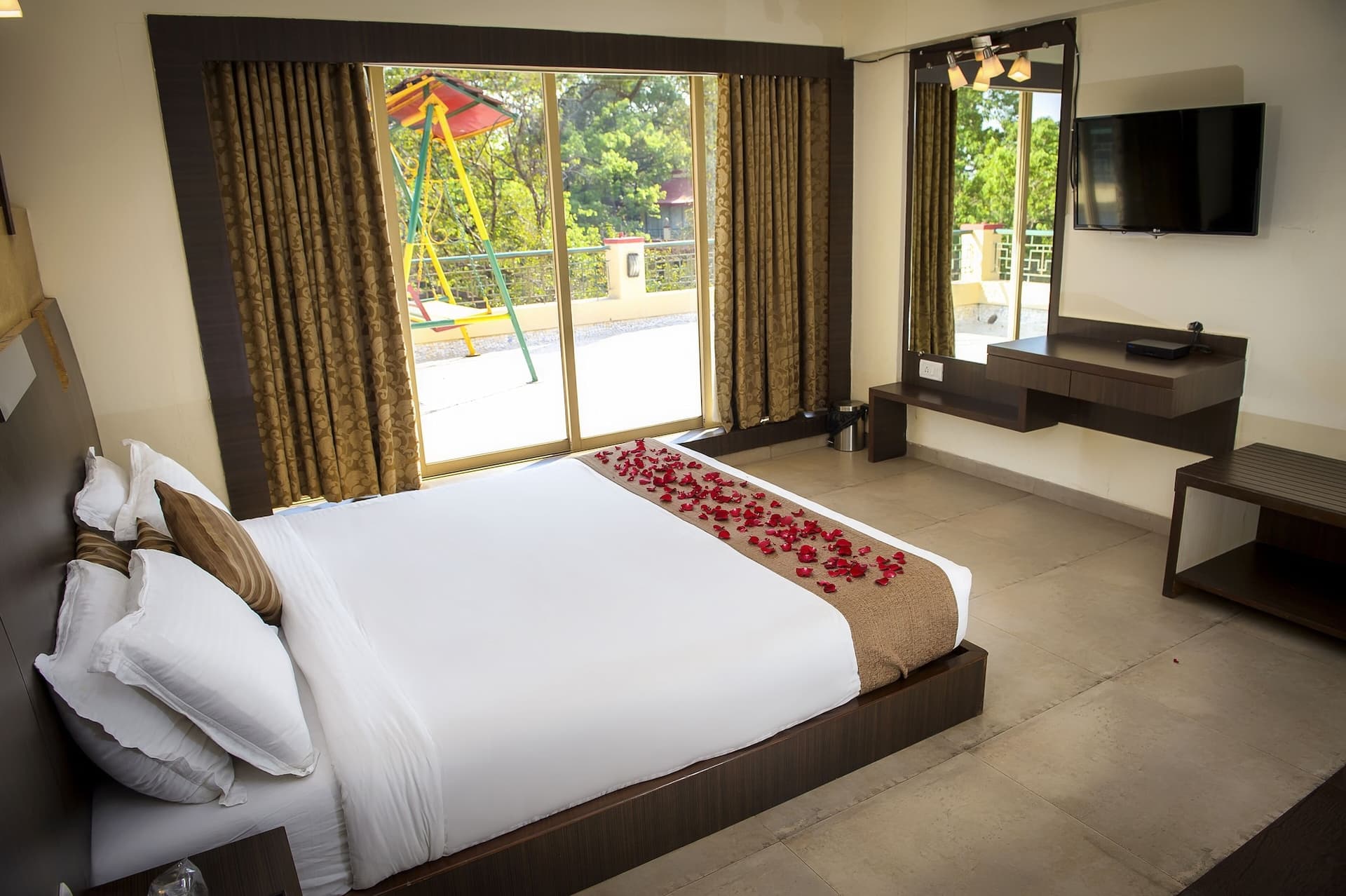 ROYAL, SUITE, 2 DOUBLE BEDS — photo 1