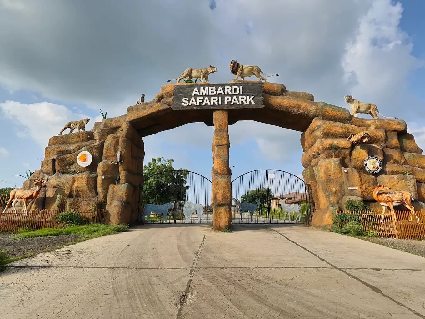 Entrance arch of Ambardi Safari Park near Dhari