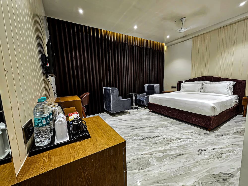 Hotel S Crown Somnath — photo 6