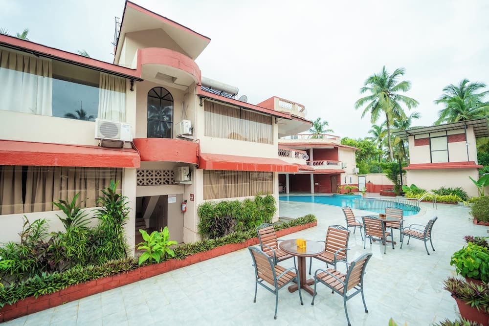 Treebo Sunshine Beach Resort, BAGA