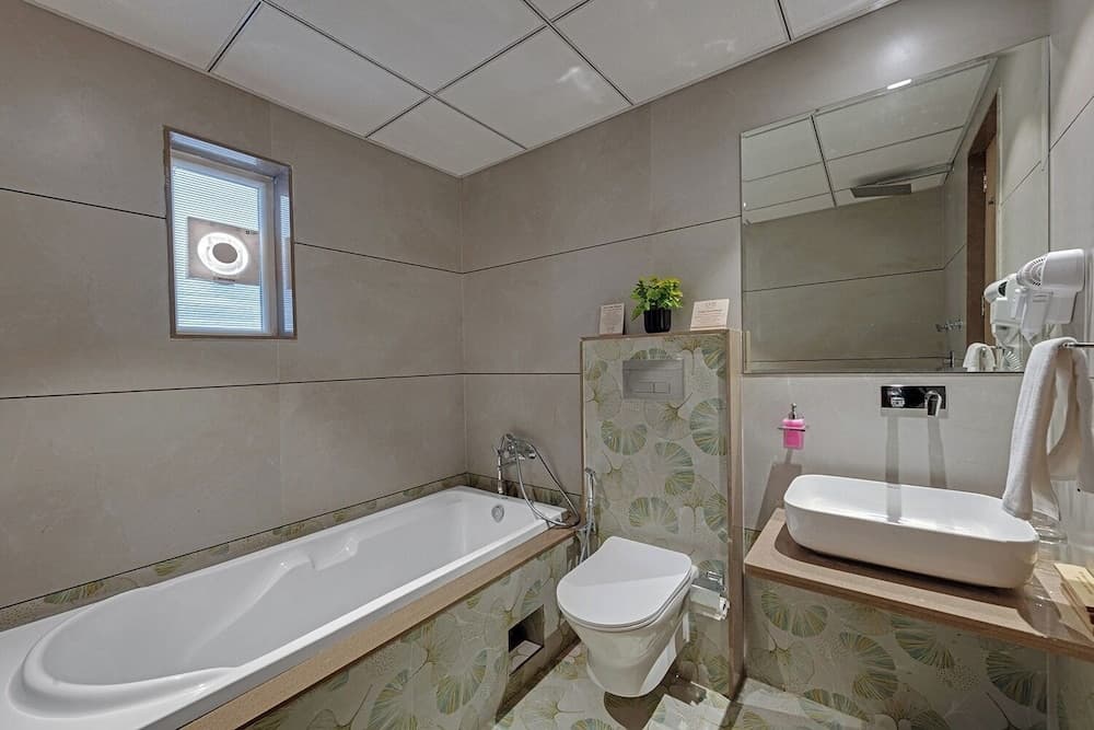 Junior Suite, City View — photo 1