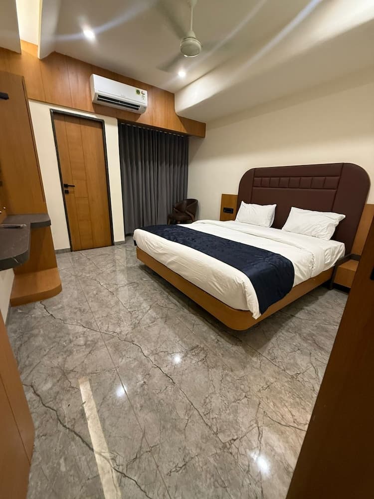 The Malay comfort-Hotel Dwarka residency — photo 3