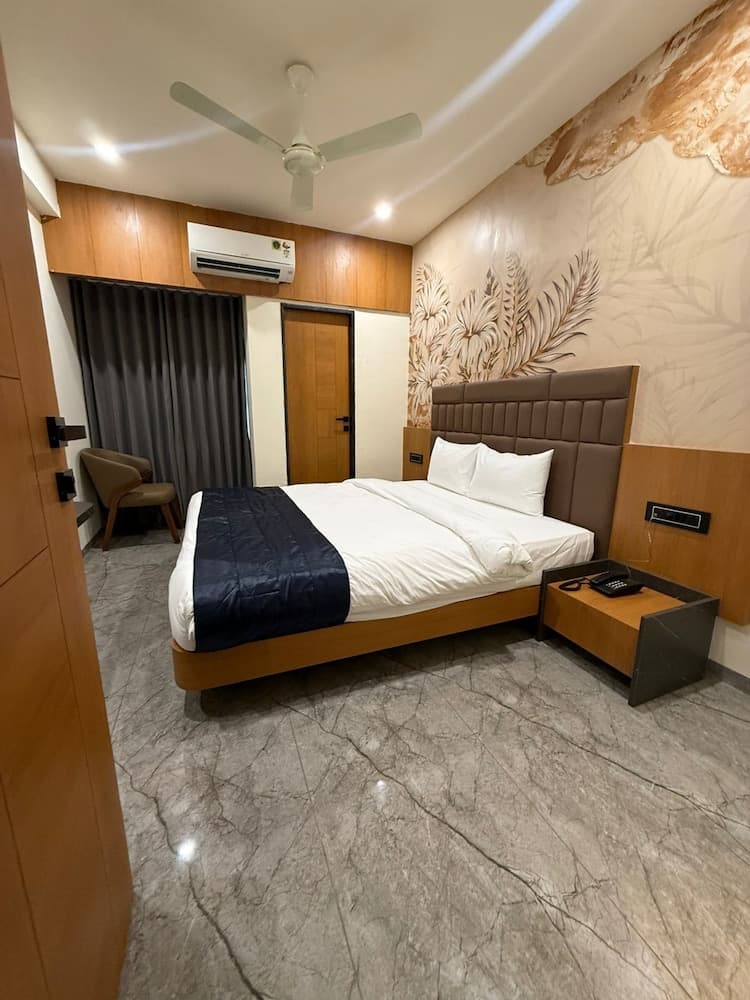 The Malay comfort-Hotel Dwarka residency — photo 5