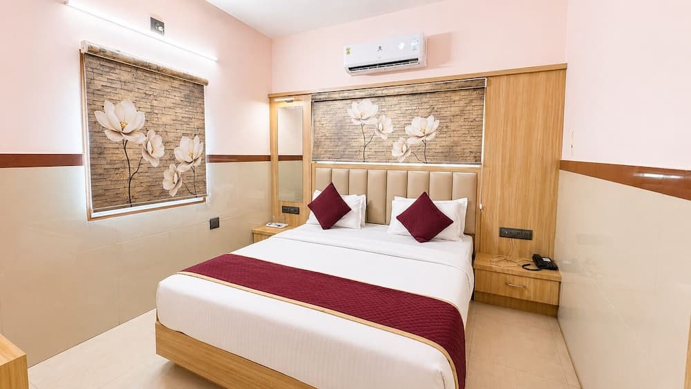Deluxe Double Room, City View — photo 1