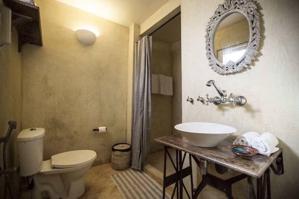 Anahata Retreat Beach front resort, ASHVEM