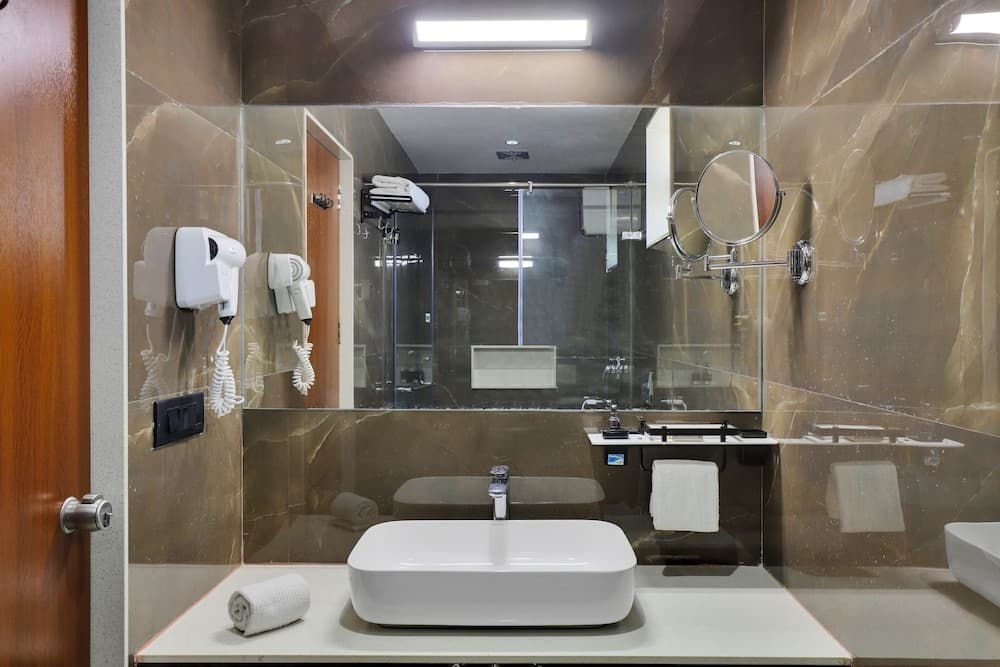 Luxury Villa, 2 Bedrooms, Balcony, Garden View — photo 1