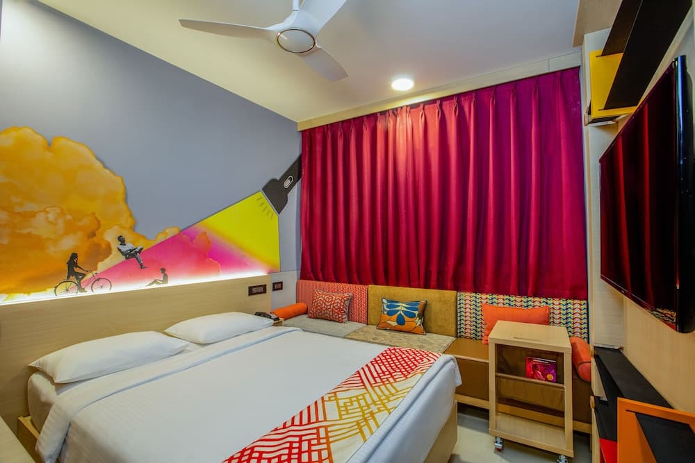 Luxe Queen Room — photo 1
