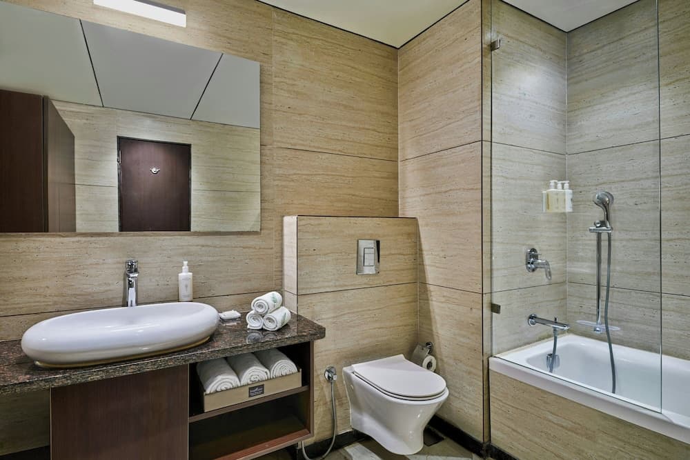 Presidential Suite, 1 King Bed, City View — photo 1