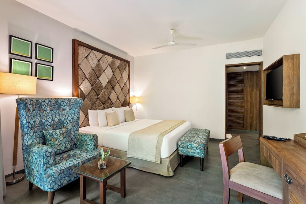 Superior Deluxe Room with Balcony — photo 1