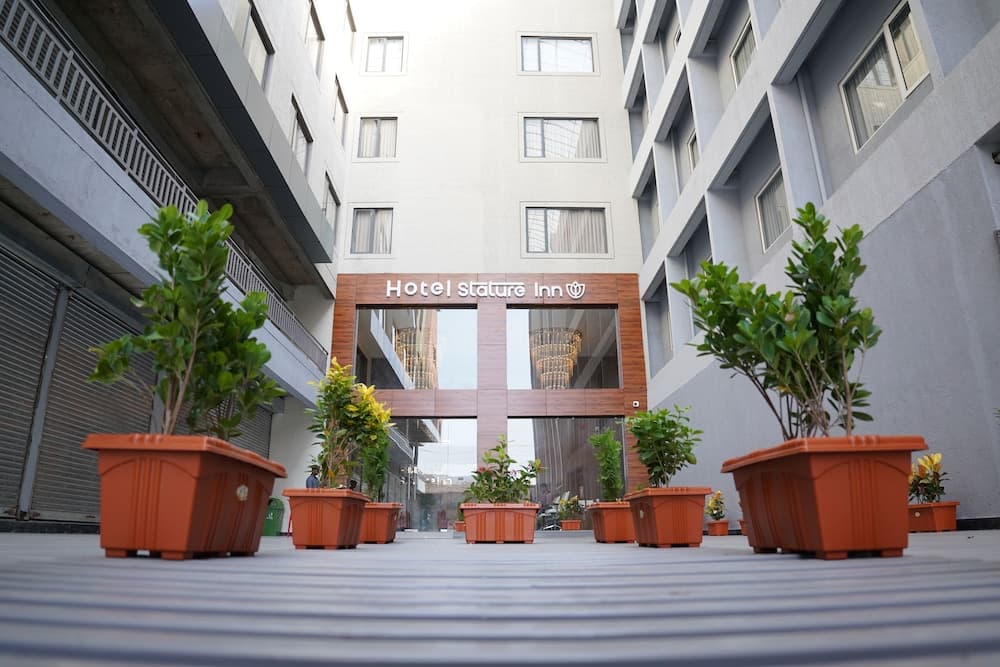 Hotel Stature Inn