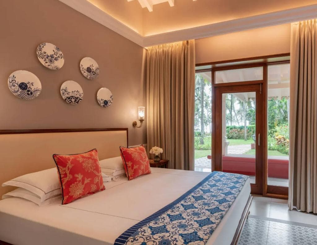 Luxury Room Garden View With Balcony King Bed — photo 1