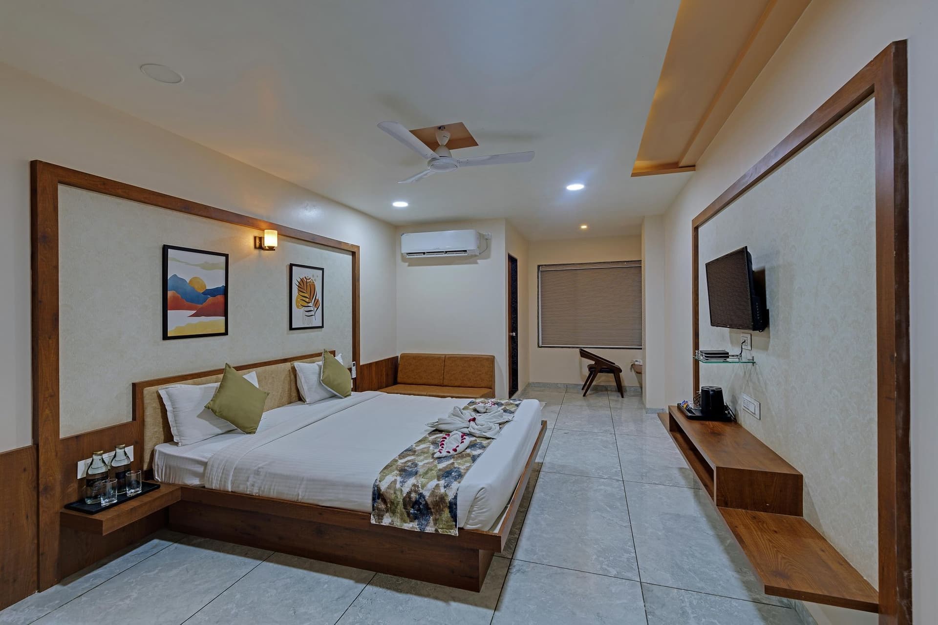 AC SUITE ROOM — photo 1
