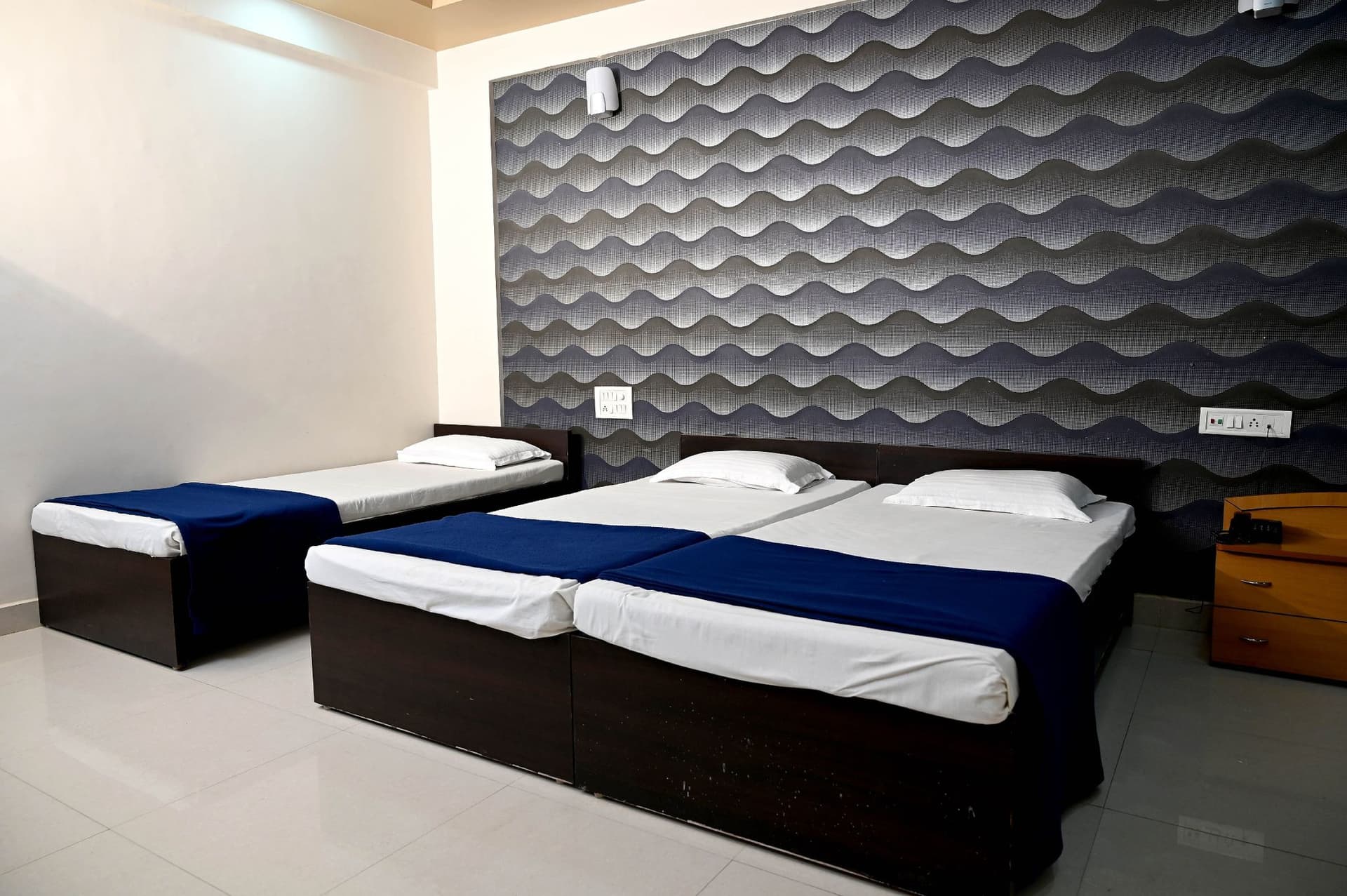 Royal Triple Bed Room — photo 1